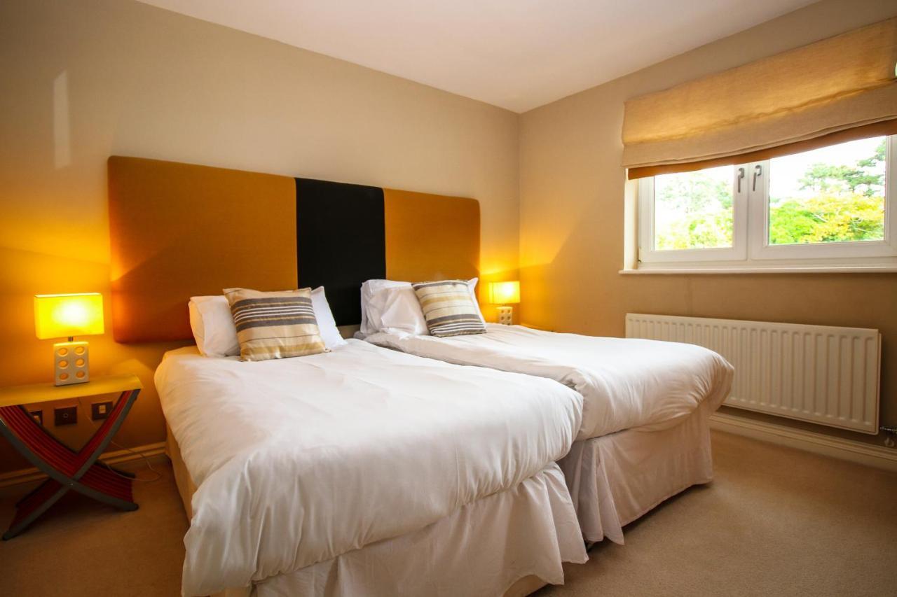 Turnberry Apartments Esterno foto