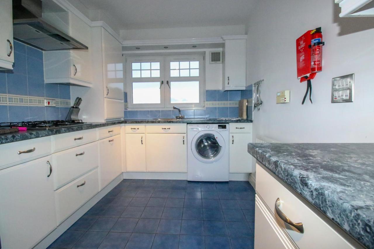 Turnberry Apartments Esterno foto