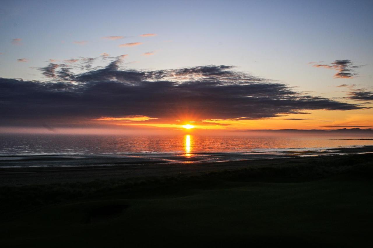 Turnberry Apartments Esterno foto
